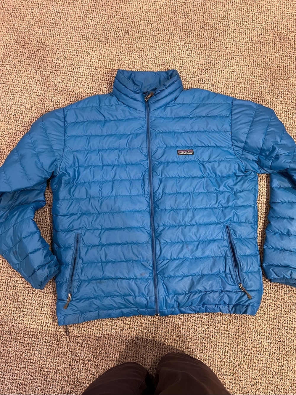 Patagonia Men’s Bright Blue Quilted Puffer Jacket